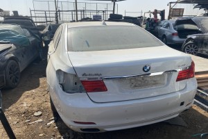 سيارة بي ام دبليو الفئة السابعه 2011