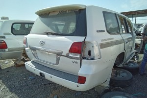 سيارة تويوتا لاندكروز 2011