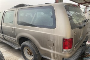 سيارة فورد اكس كورجن 2000