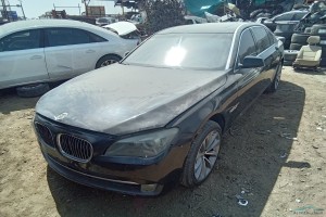 سيارة بي ام دبليو الفئة السابعه 2010