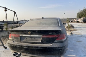 سيارة بي ام دبليو الفئة السابعه 2005