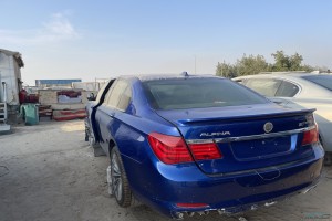 سيارة بي ام دبليو الفئة السابعه 2015