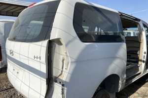 سيارة هونداي هونداي H1 2010