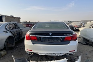 سيارة بي ام دبليو الفئة السابعه 2013