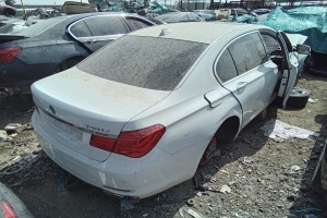 سيارة بي ام دبليو الفئة السابعه 2013