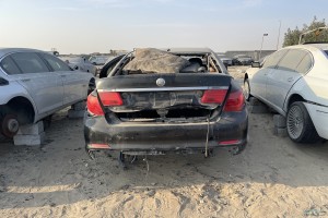 سيارة بي ام دبليو الفئة السابعه 2011