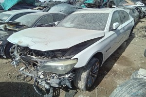 سيارة بي ام دبليو الفئة السابعه 2013