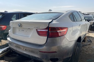 سيارة بي ام دبليو X6 2012